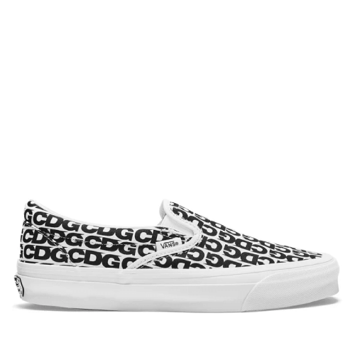 CDG-Vans-Slip-On-Sneakers-White.png